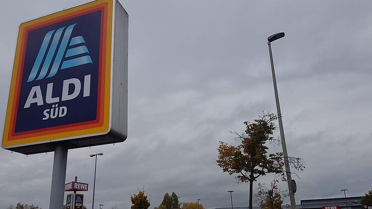 Aldi, Rewe, Edeka: In drei Einkaufsmärkten in Bubenreuth hat eine 34-Jährige  unzählige Produkte gestohlen. Foto: Christian Bauriedel