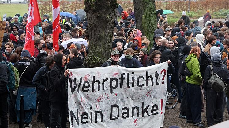 Bundesweiter Schulstreik gegen Wehrpflicht