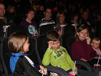 Kleine und große Besucher genossen auf Einladung der Bayerischen Rundschau  einen unbeschwerten Kinovormittag mit "Madagascar 3". Fotos: Sonja Adam