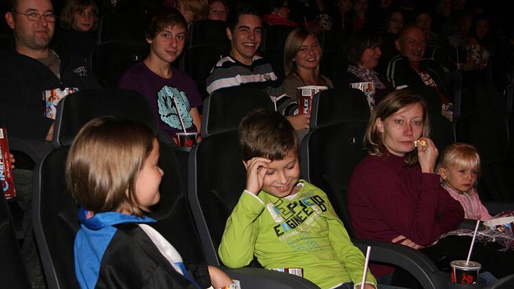Kleine und große Besucher genossen auf Einladung der Bayerischen Rundschau  einen unbeschwerten Kinovormittag mit "Madagascar 3". Fotos: Sonja Adam