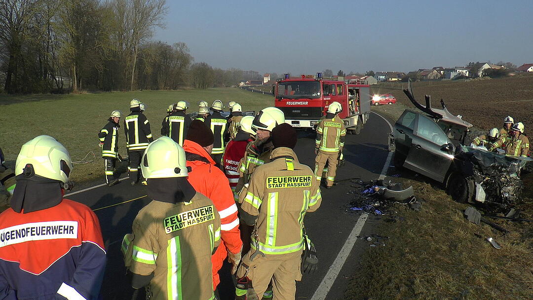 Kreis Haßberge: 29-Jährige stirbt bei schwerem Frontal-Crash