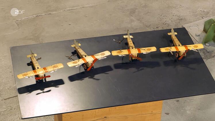 Der Verk&auml;ufer w&uuml;nschte sich 250 bis 300 Euro, Experte Detlev K&uuml;mmel hielt trotz Besch&auml;digungen 720 bis 800 Euro f&uuml;r m&ouml;glich.