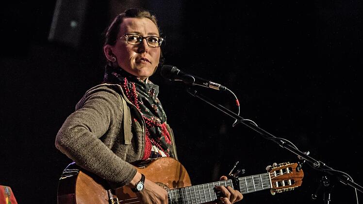 Impressionen von Martina Schwarzmanns Auftritt auf der Waldbühne HeldrittFoto: Jochen Berger