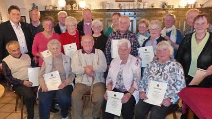 Die Ortgruppe Kupferberg des Frankenwaldvereins hat zahlreiche Mitglieder ausgezeichnet. Foto: Klaus-Peter Wulf