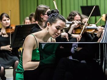 Die junge Pianistin Nina Scheidmantel brillierte in NeustadtFoto: Jochen Berger