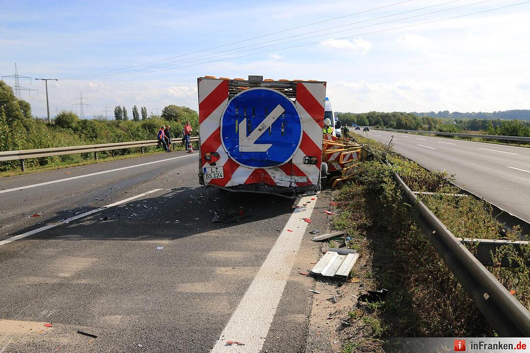 Lkw donnert in WarnleitanhŠnger von Wanderbaustelle - Autofahrer wenden eigenstŠndig und werden zu Geisterfahrern