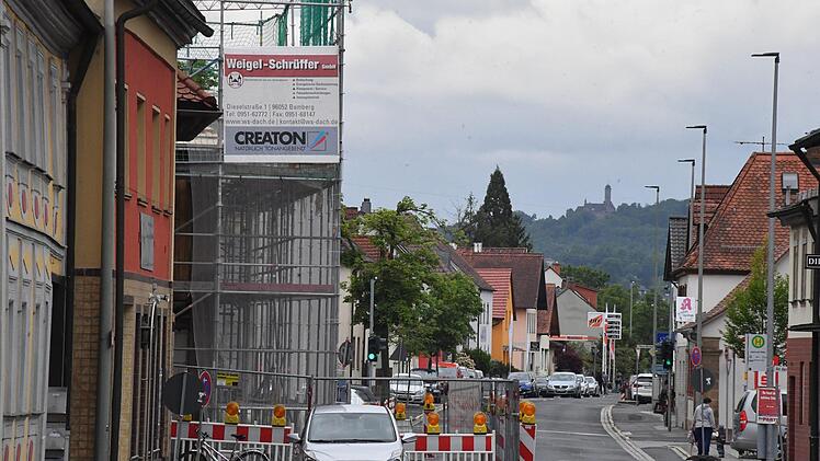 Baustellen aller Art an vielen Projekten - derzeit in HallstadtFoto: Ronald Rinklef