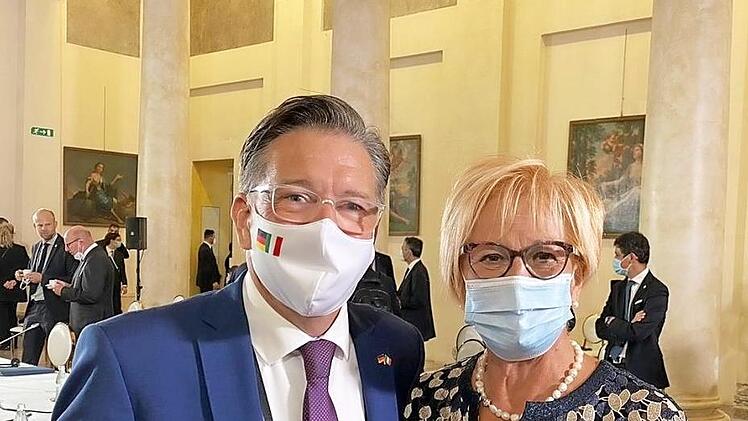 Karsten Fischkal und seine Amtskollegin Rita Lambrughi