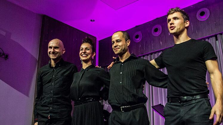 Reichlich Beifall für Niko Meinhold, Marie Séférian, Javier Reyes und Tim Kleinsorge (von links) beim Auftritt in Coburg.Foto: Jochen Berger