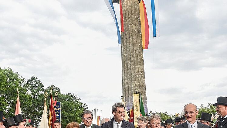 Bayern feiern an der Konstitutionss&auml;ule