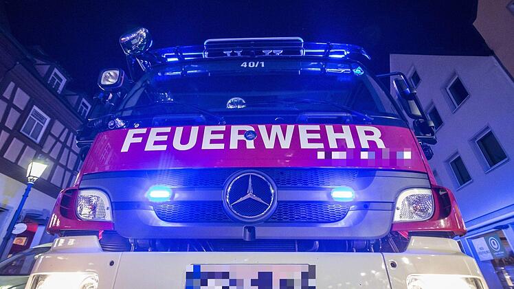 In Rannungen im Kreis Bad Kissingen hat sich am Montagabend eine Verpuffung in einem Wohnhaus ereignet. Weil der Feuerwehr eine Explosion gemeldet wurde, rückte die mit einem Großaufgebot an. Symbolfoto: Rene Ruprecht