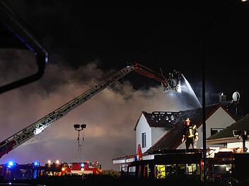 Ermittler vermuten Brandstiftung