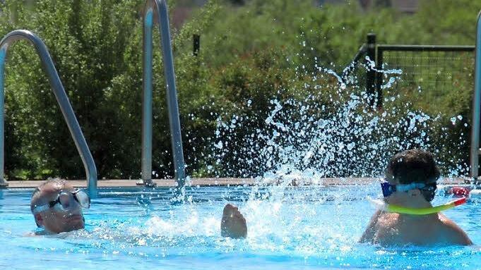 Das Freibad in Maßbach ist wieder geöffnet. Foto: Daniel Wiener