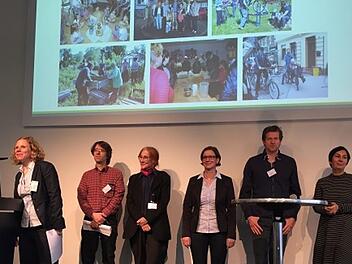 Die N&uuml;sttaler B&uuml;rgermeisterin Marion Frohnapfel (Vierte von links) pr&auml;sentierte "gemeinsam aktiv" in Berlin.  Foto: Antje Voll