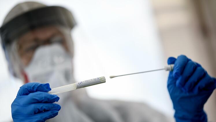 100 PCR-Tests wurden in dem betroffenen Kindergarten im Landkreis am Montag und Dienstag durchgeführt. Symbolbild: Britta Pedersen/dpa