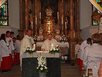Beim Festgottesdienst. Foto: Michael Zeck