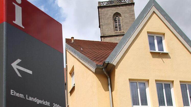 Auf den kleinen Stelen gibt es keine Hinweise auf die Toiletten. Thomas Malz