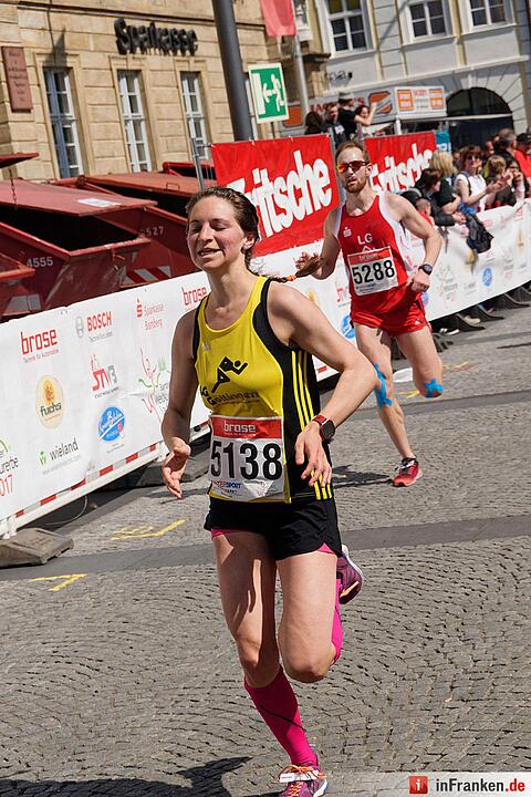 Weltkulturerbelauf 2017 in Bamberg: Der Zieleinlauf am Maxplatz