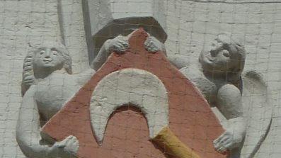 Wappen an der Ritterkapelle in Haßfurt Foto: Dieter Zöberlein