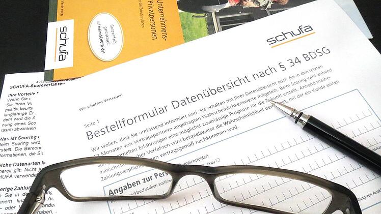 Für die kostenlose Schufa-Auskunft muss man einen Antrag ausfüllen.