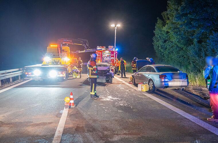 Kreis Bamberg: Verletzter bei Unfall auf A70 im Kreis Bamberg - Betrunkener wollte Hasen ausweichen