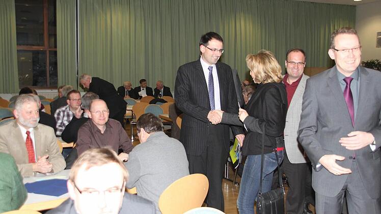 Auch MdL Martin Schöffel heißt seine Leute willkommen ...