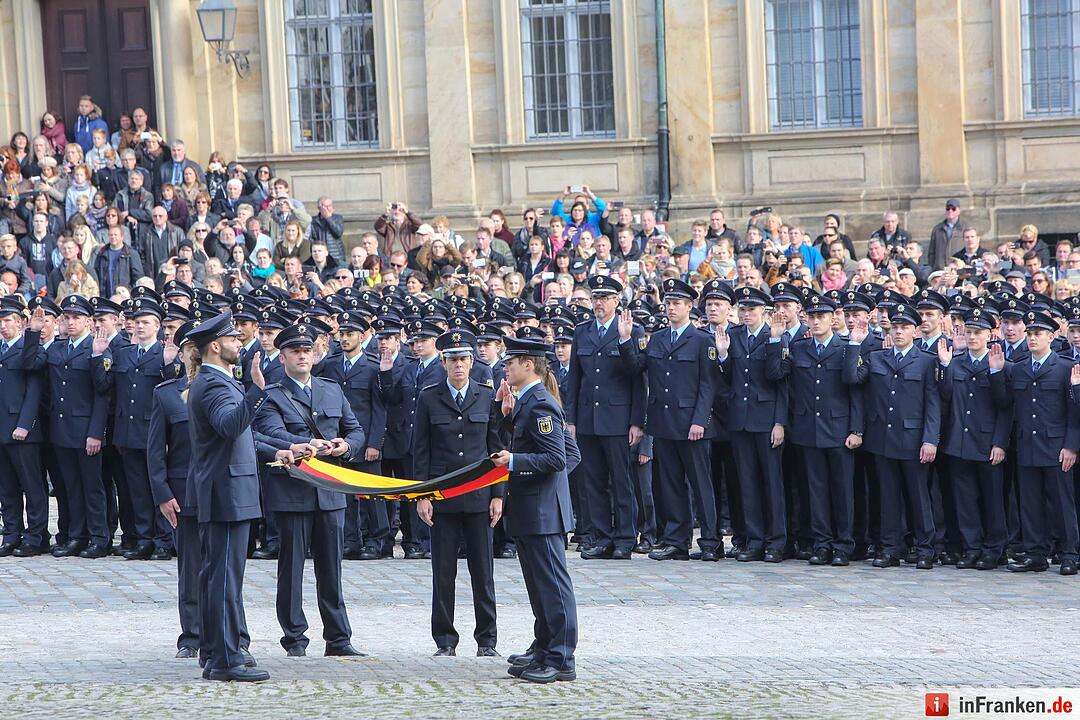 Bundespolizei-Anwärter in Bamberg vereidigt