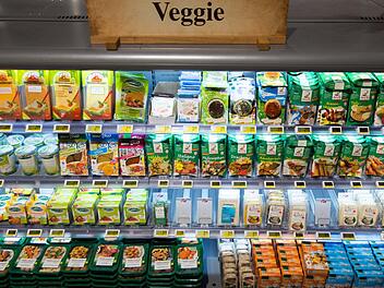 Der Europäische Gerichtshof hat entschieden, dass rein pflanzliche Produkte keine Begriffe wie "Butter" und "Käse" im Namen tragen dürfen. Foto: Daniel Karmann/dpa