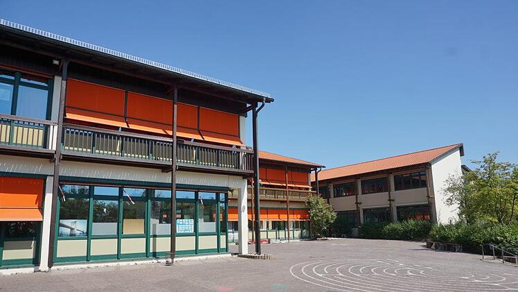 Im Sandberger Schulgebäude ist die Montessori-Schule Rhön-Saale derzeit  untergebracht. Allerdings hat die Gemeinde nun den Mietvertrag zum Ende  des nächsten Schuljahres gekündigt.  Marion Eckert