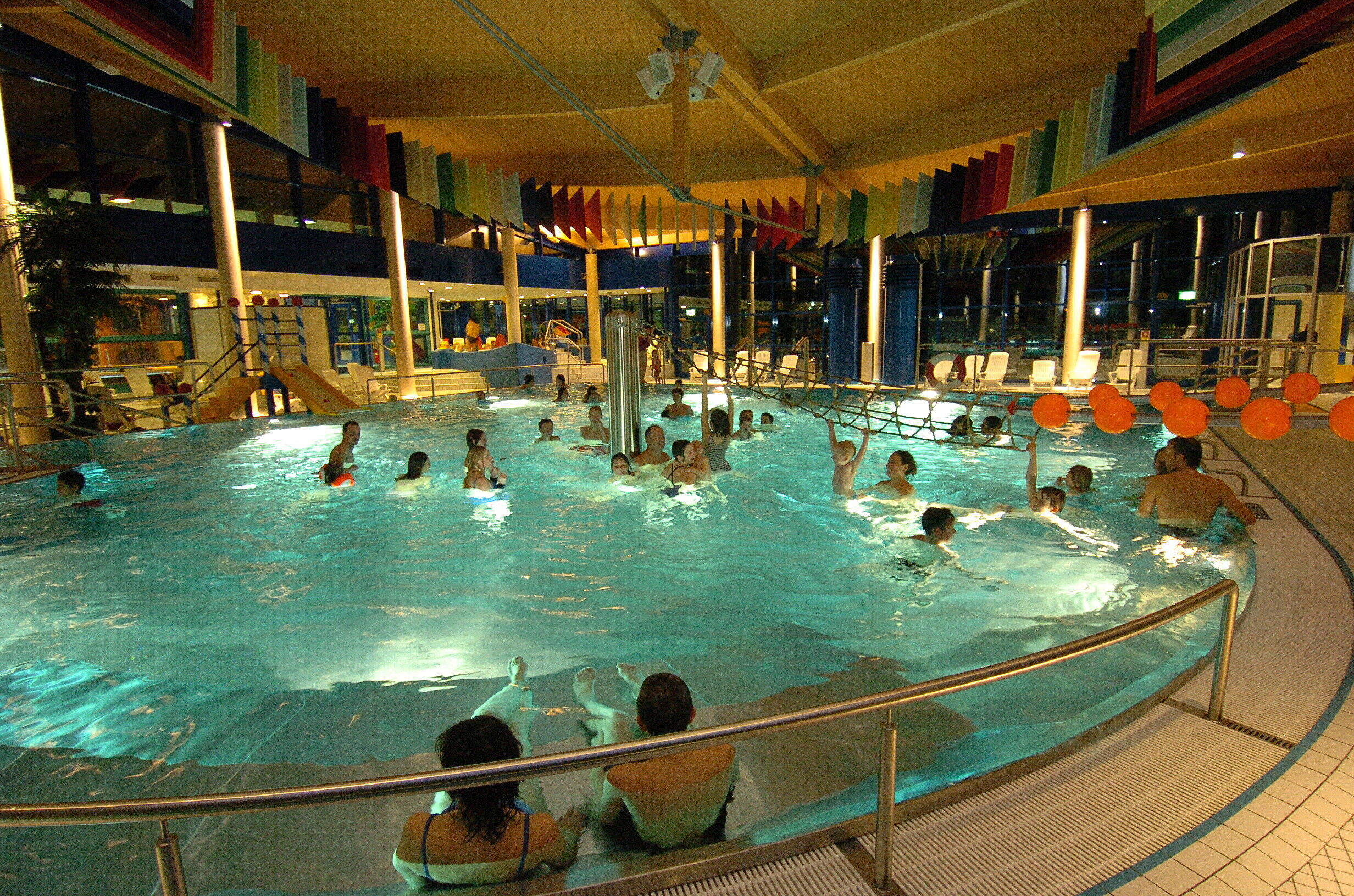 Coburg: Schwimmbad Aquaria senkt Wassertemperatur - \