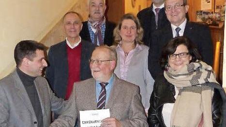 Langjährige Mitglieder der Marktleugaster Christsozialen wurden beim Jahresauftakt geehrt. Von links: Ortsverbandsvorsitzender Marc Hartenberger, Bürgermeister Franz Uome (30 Jahre), Klaus Witzgall (10), Norbert Schmidt (55), stellvertretende Kreisvorsitzende Doris Leithner-Bisani, MdL Martin Schöffel, Oswald Purucker (30) und Margareta Schoberth (15). Foto: Klaus-Peter Wulf