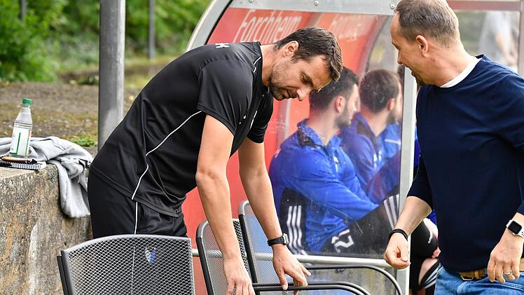 Wackelt Christian Springer an seinem eigenen Trainerstuhl? Nein, der Ex-Profi hat bei Bayernligist Jahn Forchheim bis 2020 verlängert. Sportfoto Zink