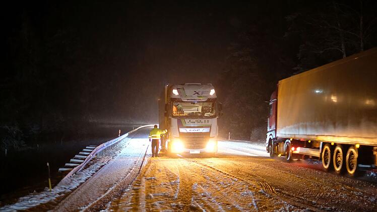 Winterchaos in Bayern: Teilweise starke Schneefälle und Glätte in Franken