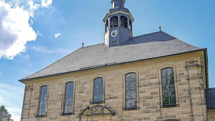 Vor der Auferstehungskirche auf dem Friedhof in Neustadt soll nun doch keine Zisterne errichtet werden. Das hat der Verwaltungssenat in Neustadt beschlossen.