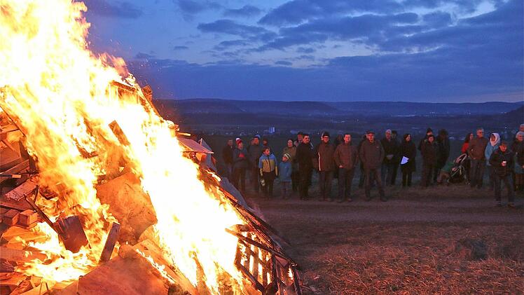 Protest gegen die Stromtrasse bei Elfershausen. Foto: Gerd Schaar