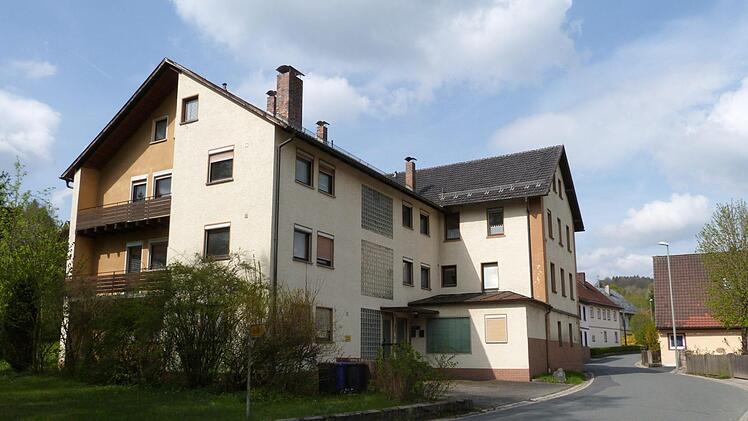 Mietshaus und Gaststätte sollen abgerissen werden.