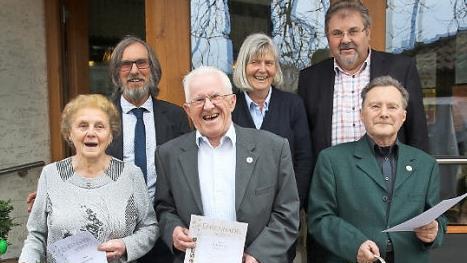 Ehrungen beim Obst- und Gartenbauverein Niederfüllbach (von links): Erika Strecker, Bürgermeister Martin Rauscher, Lothar Külz, Renate Holzheid, Reiner Brückner, Klaus Pirlich  Foto: Michael Stelzner