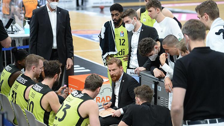 Assistenztrainer Lars Masell musste in die Rolle des Chefs schl&uuml;pfen.