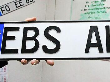 Lokalpatriotismus pur. Die ersten haben sich bereits ihr Ebermannstadter Autokennzeichen reservieren lassen.  Foto: Josef Hofbauer