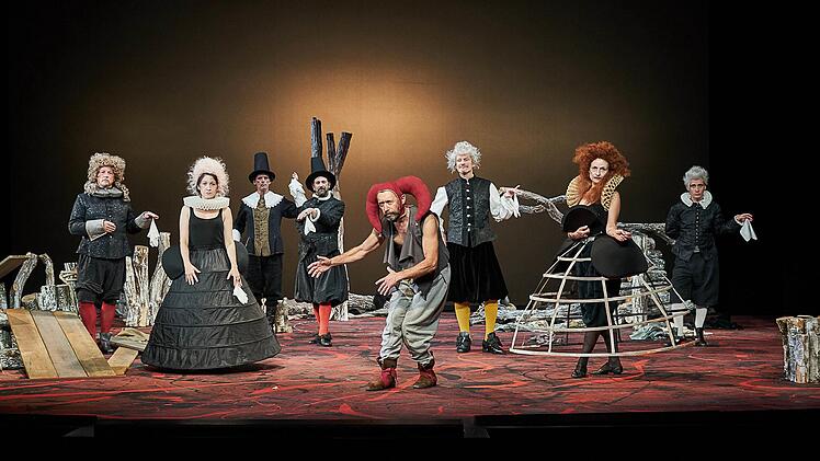 Das Ernst-Deutsch-Theater Hamburg zeigt das Schauspiel "Tyll". Foto: Fantitsch Photographie