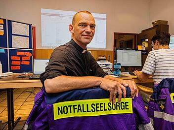 Albi Roebke ist evangelischer Pfarrer und Notfallseelsorger in Bonn und im Kreis Rhein-Siegen.