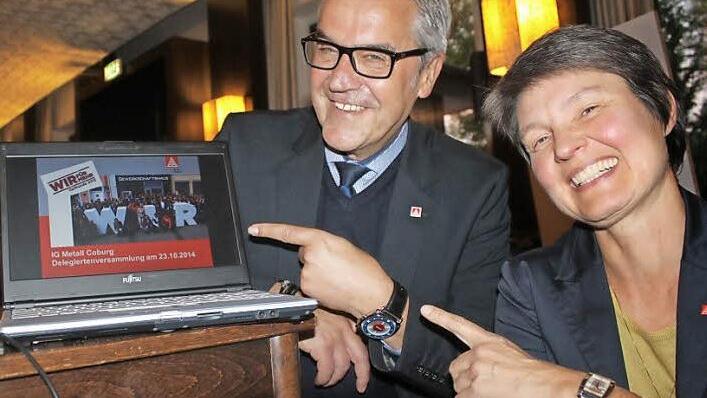 Jürgen Apfel und Sibylle Wankel von der IG Metall Coburg taten bei der Delegiertenversammlung in Kronach ihre Meinung und die der Gewerkschaft kund.  Foto: Veronika Schadeck