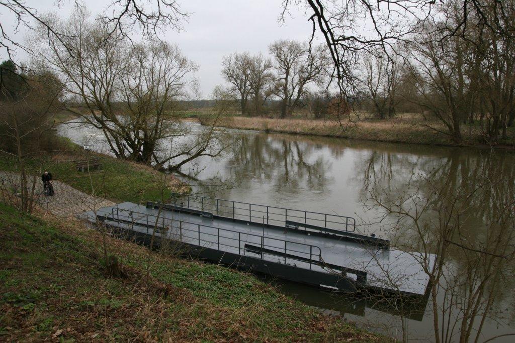 Pettstadter Fähre schwimmt wieder