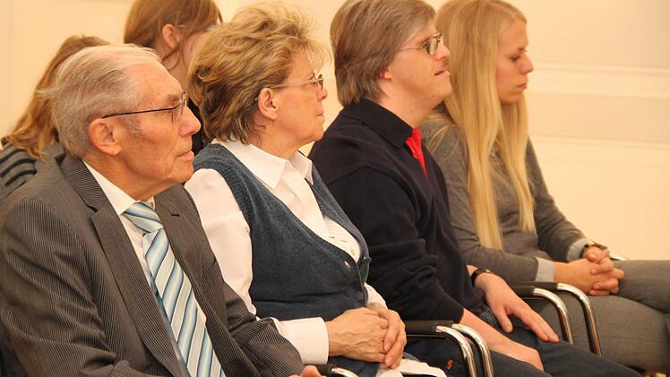 Horst und Helga Zahr mit  Alexander und Kathrin, zwei ihrer vier Kinder.