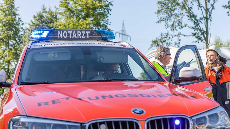 Nach einem missgl&uuml;ckten &Uuml;berholman&ouml;ver auf de A73 wurden f&uuml;nf Menschen verletzt. Symbolbild:News5/Goppelt