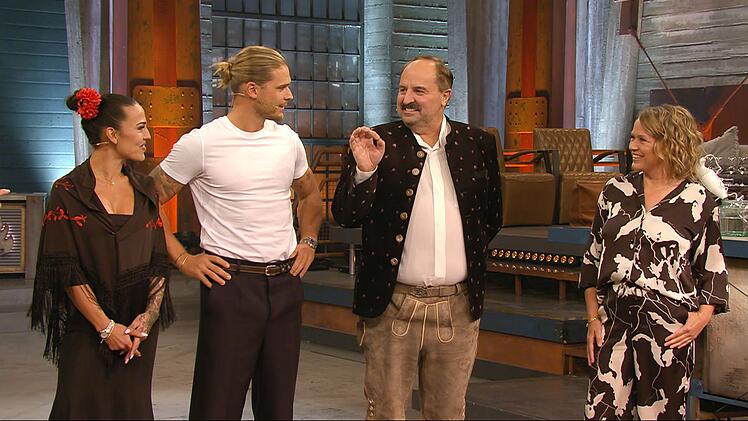 Elena Miras (von links), R&uacute;rik G&iacute;slason, Johann Lafer und Nova Meierhenrich gingen f&uuml;r Spanien, Island, &Ouml;sterreich und D&auml;nemark ins Koch-Rennen.