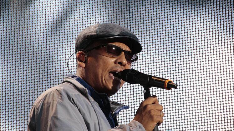 Xavier Naidoo machte seine Fans am Samstag im Forchheimer Jahnstadion glücklich. Foto: Josef Hofbauer