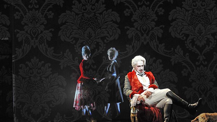 Turbulente Verwechslungen: Szene aus der Neuinszenierung von "Figaros Hochzeit" am Landestheater Coburg.Foto: Andrea Kremper