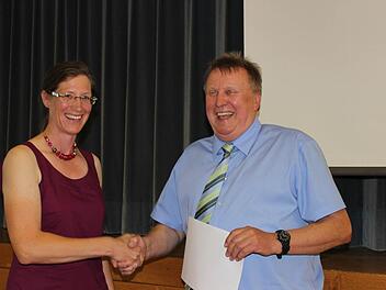 Bürgermeister Willi Sendelbeck freute sich sichtlich mit seiner neuen Ortssprecherin Stefanie Winkler. Fotos: Baumgärtner