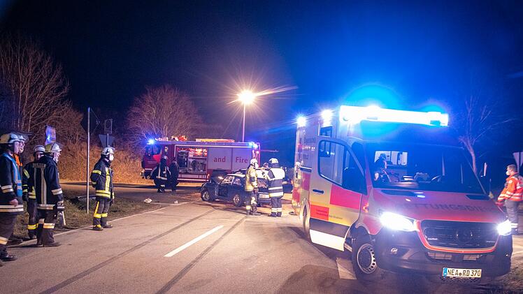 Unfall auf ERH18 bei Hermersdorf: Autofahrer übersieht "Oldtimer" beim Abbiegen